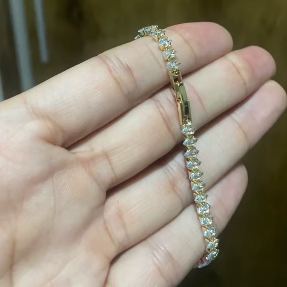 Tennis Luxury Zirconia Gold Bracelet - Picture 9 of 14